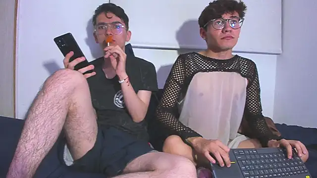 Snapshot of dani_angel_dark chatting on November 30, 12:33 am dani angel dark online show from November 30, 12:33 am