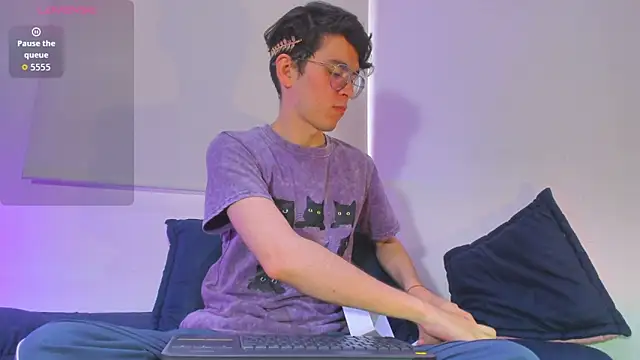 Snapshot of dani_angel_dark chatting on January 13, 9:19 pm dani angel dark online show from January 13, 9:19 pm