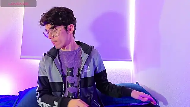 Snapshot of dani_angel_dark chatting on February 17, 7:00 pm dani angel dark online show from February 17, 7:00 pm