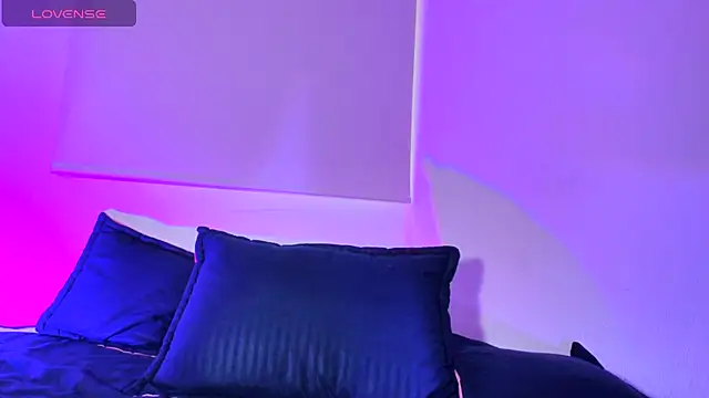 Snapshot of dani_angel_dark chatting on January 7, 9:09 pm dani angel dark online show from January 7, 9:09 pm