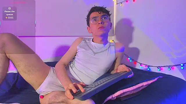 Snapshot of dani_angel_dark chatting on December 16, 9:41 pm dani angel dark online show from December 16, 9:41 pm