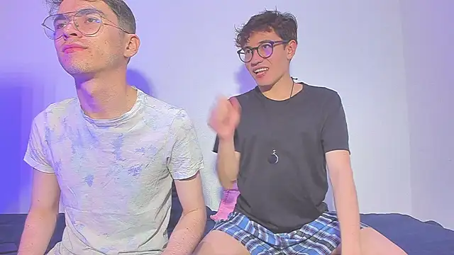 Snapshot of dani_angel_dark chatting on November 23, 12:42 am dani angel dark online show from November 23, 12:42 am