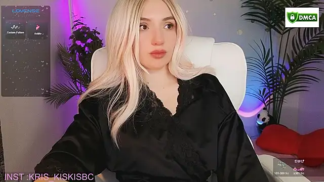 Snapshot of cute_cake chatting on February 9, 3:32 pm cute cake online show from February 9, 3:32 pm