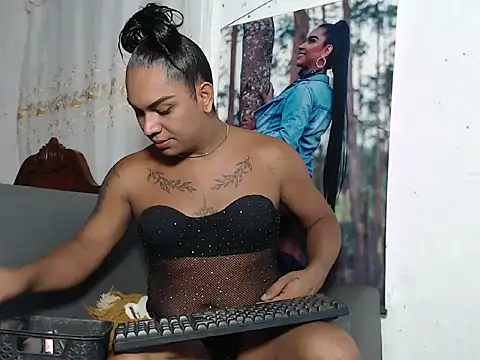 Amberbrown18 online show from November 8, 8:23 pm