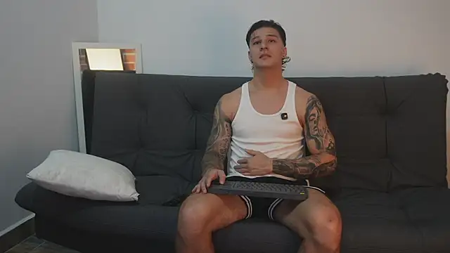 Dominick walker online show from November 1, 8:14 pm