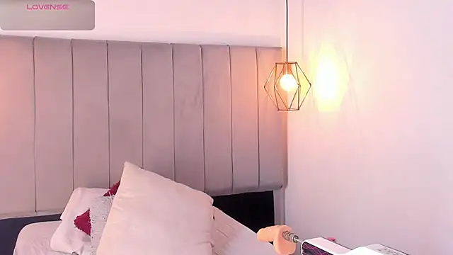 Pamela occoner  online show from November 15, 5:06 pm