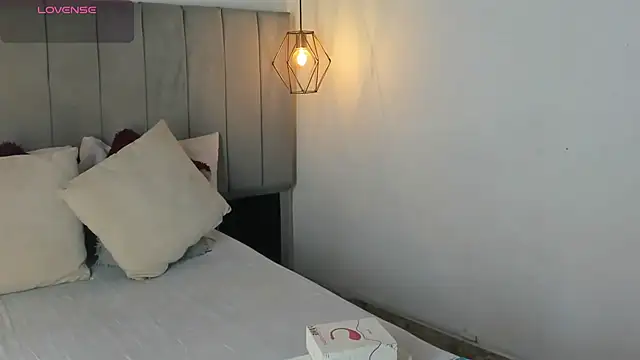 Pamela occoner  online show from November 12, 5:06 pm