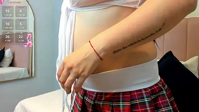 JuliethCruz  online show from March 21, 6:23 pm