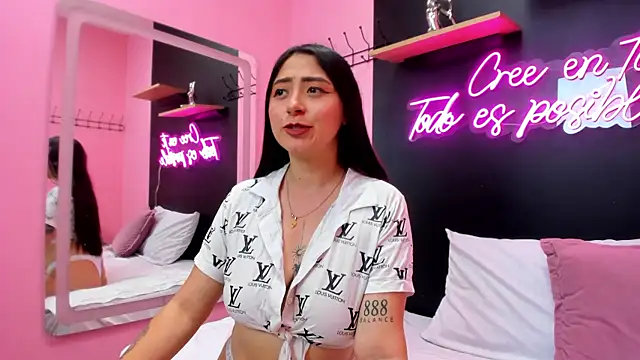 JuliethCruz  online show from November 28, 5:24 pm