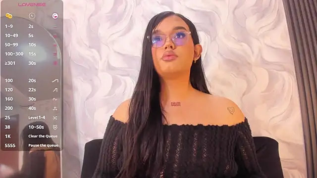 Snapshot of xkaty_grey chatting on April 21, 8:37 pm xkaty grey online show from April 21, 8:37 pm
