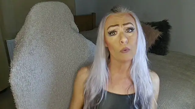 TheOGMiaMystique online show from April 14, 4:45 pm