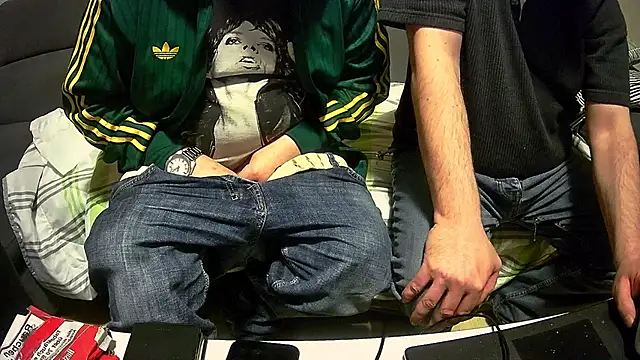 bull419M online show from March 26, 11:57 pm