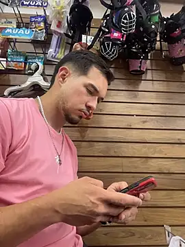 Snapshot of Leonardmoppet chatting on November 6, 10:25 pm Leonardmoppet online show from November 6, 10:25 pm