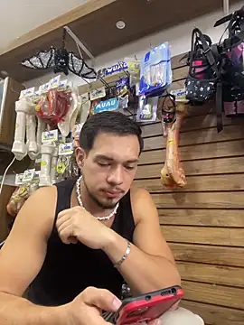 Snapshot of Leonardmoppet chatting on November 13, 10:24 pm Leonardmoppet online show from November 13, 10:24 pm