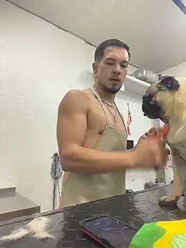 Snapshot of Leonardmoppet chatting on October 27, 9:05 pm Leonardmoppet online show from October 27, 9:05 pm