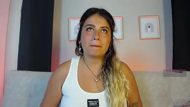 Sweet Bella Valery online show from March 29, 10:22 pm