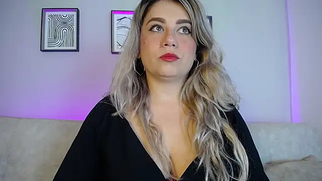 Sweet Bella Valery online show from November 28, 10:21 pm