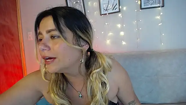 Sweet Bella Valery online show from April 14, 3:50 pm