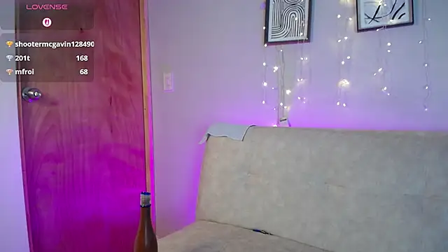 Sweet Bella Valery online show from March 16, 12:51 am