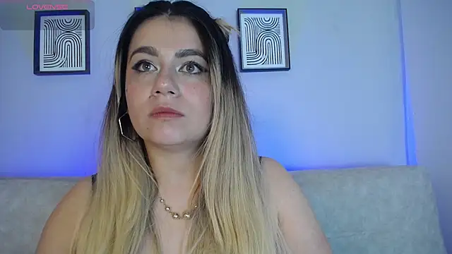 Sweet Bella Valery online show from March 7, 11:21 pm