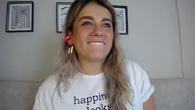 Sweet Bella Valery online show from November 27, 11:16 pm