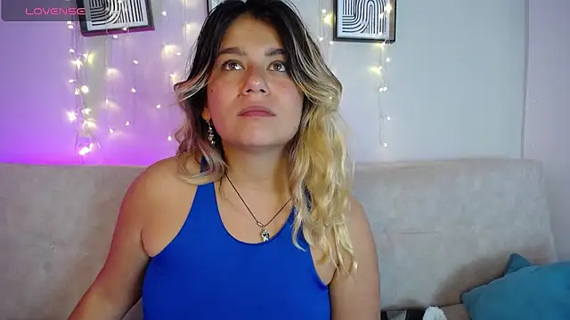 Sweet Bella Valery online show from April 16, 9:39 pm