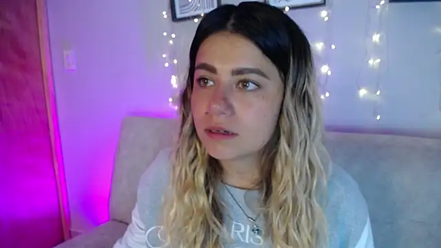 Sweet Bella Valery online show from April 10, 9:55 pm