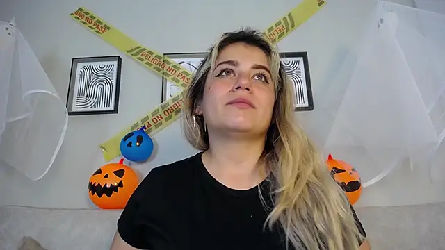 Sweet Bella Valery online show from October 30, 10:06 pm