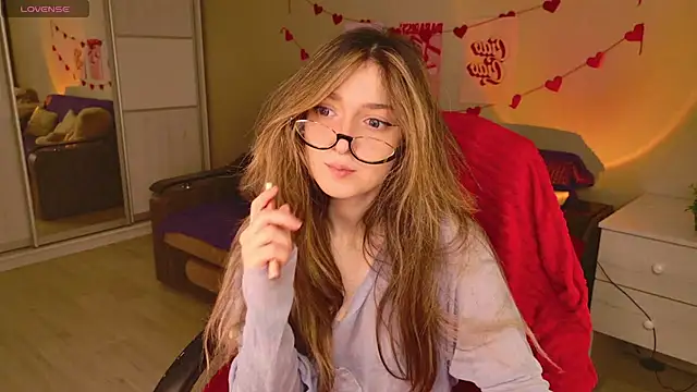 Snapshot of BellaSink chatting on February 1, 5:38 am BellaSink online show from February 1, 5:38 am