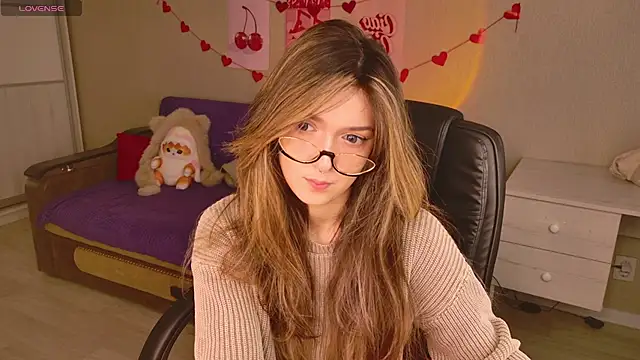 Snapshot of BellaSink chatting on February 11, 5:29 am BellaSink online show from February 11, 5:29 am