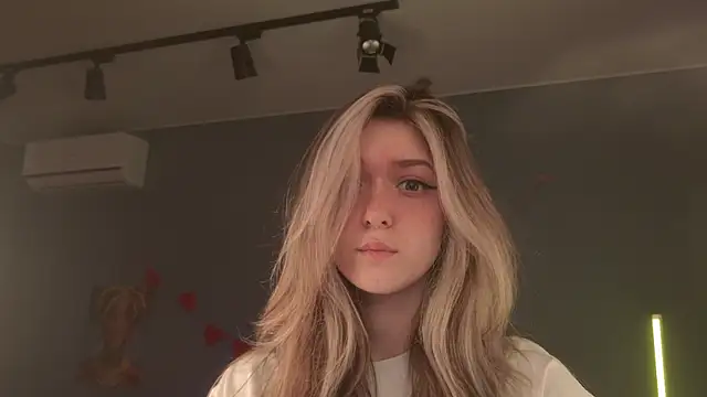 BellaSink online show from April 15, 6:08 am