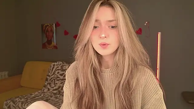 Snapshot of BellaSink chatting on February 20, 5:37 am BellaSink online show from February 20, 5:37 am