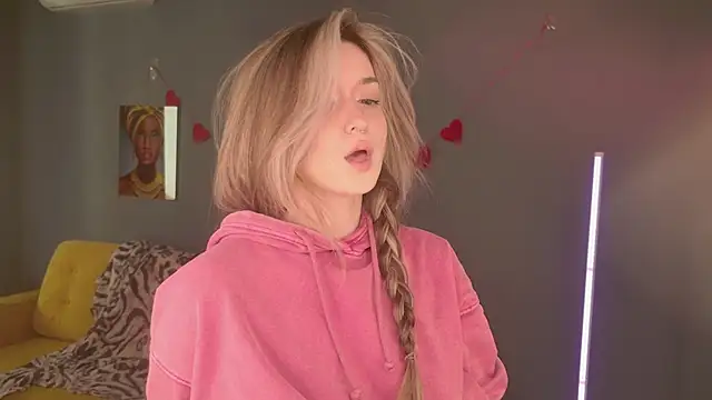 BellaSink online show from March 18, 5:32 am