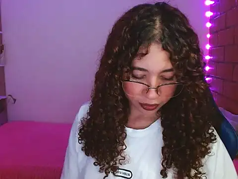 Medussa3033 online show from January 8, 12:38 am