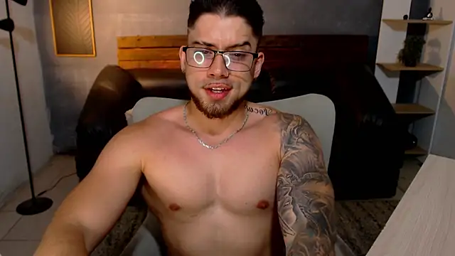 Mike montoya01 online show from June 26, 3:23 am