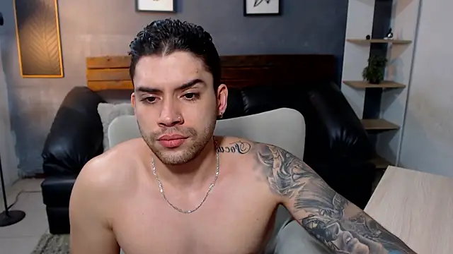 Mike montoya01 online show from May 20, 8:17 pm