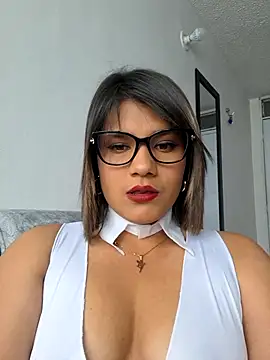 CinthiaRouse33 online show from October 20, 6:52 pm