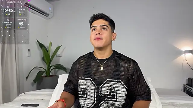 Snapshot of Scott_flintt chatting on November 15, 6:01 pm Scott flintt online show from November 15, 6:01 pm