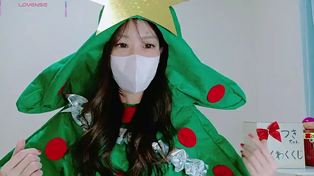 Snapshot of TSUKI_circle chatting on December 14, 2:11 pm TSUKI circle online show from December 14, 2:11 pm