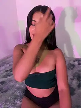 Emilux  online show from April 5, 6:14 pm