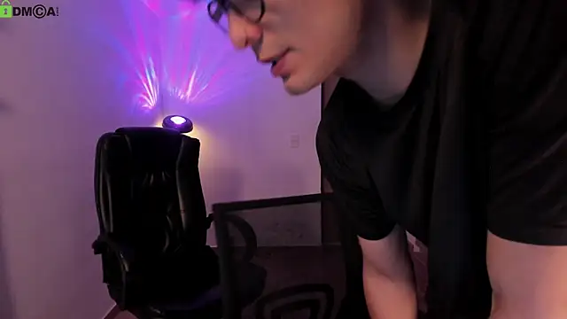 Mikeyvioleta  online show from June 16, 8:58 am