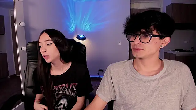 Mikeyvioleta  online show from November 26, 10:32 pm