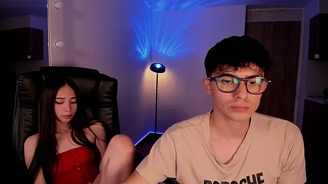 Mikeyvioleta  online show from December 4, 4:44 am