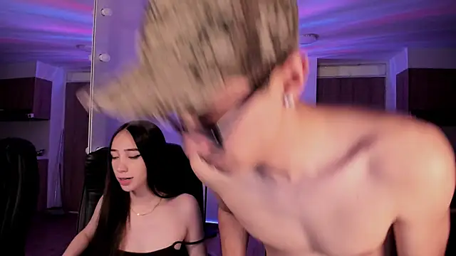 Mikeyvioleta  online show from December 13, 11:44 pm