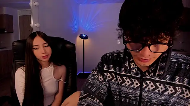 Mikeyvioleta  online show from November 22, 8:51 pm