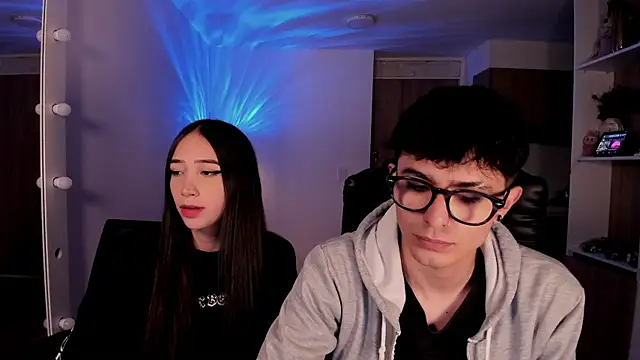 Mikeyvioleta  online show from December 2, 10:55 pm