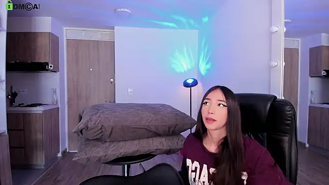 Mikeyvioleta  online show from March 2, 1:40 pm