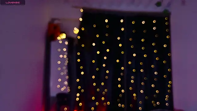 Snapshot of Rhosynn chatting on October 31, 2:52 am Rhosynn online show from October 31, 2:52 am