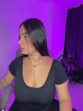 Emily Kurth23 online show from December 3, 11:04 pm