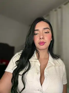 MiaSofia   online show from May 3, 5:12 am